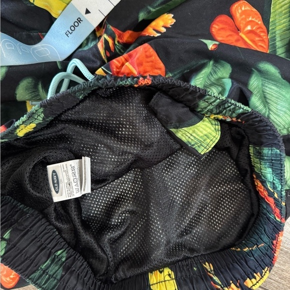 Old Navy Mens SMALL Tropical Toucan Anthurium Graphic Elastic Waist Swim Trunks - Picture 6 of 7